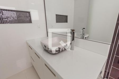 Casa à venda com 632m², 4 quartos e 6 vagas Casa à venda com 632m², 4 quartos e 6 vagasBanheiro da Suíte 3