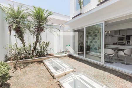 Casa à venda com 632m², 4 quartos e 6 vagas Casa à venda com 632m², 4 quartos e 6 vagasJardim