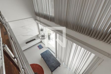Casa à venda com 632m², 4 quartos e 6 vagas Casa à venda com 632m², 4 quartos e 6 vagasSala de TV