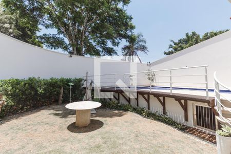 Casa à venda com 632m², 4 quartos e 6 vagas Casa à venda com 632m², 4 quartos e 6 vagasJardim