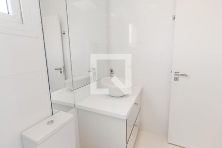 Casa à venda com 632m², 4 quartos e 6 vagas Casa à venda com 632m², 4 quartos e 6 vagasBanheiro da Suíte 1