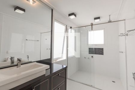 Casa à venda com 632m², 4 quartos e 6 vagas Casa à venda com 632m², 4 quartos e 6 vagasBanheiro da Suíte 4