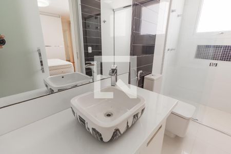 Casa à venda com 632m², 4 quartos e 6 vagas Casa à venda com 632m², 4 quartos e 6 vagasBanheiro da Suíte 3