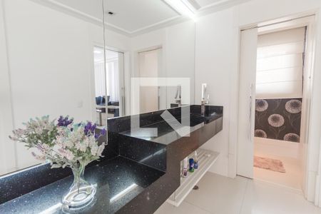 Casa à venda com 632m², 4 quartos e 6 vagas Casa à venda com 632m², 4 quartos e 6 vagasLavabo