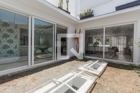 Casa à venda com 632m², 4 quartos e 6 vagas Casa à venda com 632m², 4 quartos e 6 vagasJardim