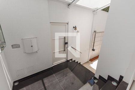 Casa à venda com 632m², 4 quartos e 6 vagas Casa à venda com 632m², 4 quartos e 6 vagasHall