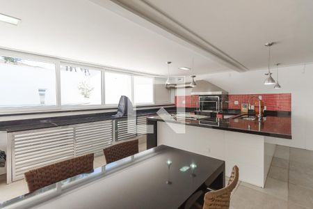 Casa à venda com 632m², 4 quartos e 6 vagas Casa à venda com 632m², 4 quartos e 6 vagasChurrasqueira