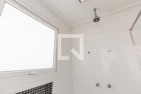 Casa à venda com 632m², 4 quartos e 6 vagas Casa à venda com 632m², 4 quartos e 6 vagasBanheiro da Suíte 4