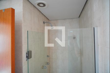 Banheiro da Suíte de apartamento para alugar com 2 quartos, 65m² em Higienópolis, Porto Alegre