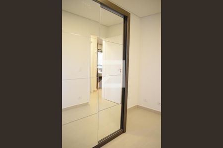 Quarto 2 de apartamento para alugar com 2 quartos, 48m² em Santa Quitéria, Curitiba