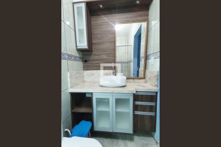 Banheiro de casa para alugar com 1 quarto, 32m² em São João Batista, São Leopoldo