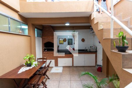 Casa à venda com 90m², 2 quartos e 1 vagaQuintal