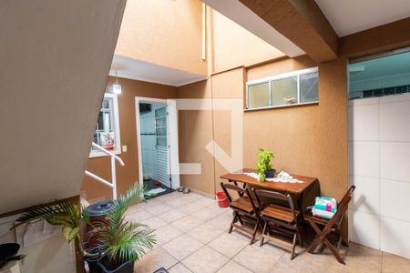 Casa à venda com 90m², 2 quartos e 1 vagaQuintal