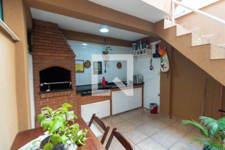 Casa à venda com 90m², 2 quartos e 1 vagaQuintal