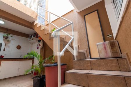 Casa à venda com 90m², 2 quartos e 1 vagaEscada