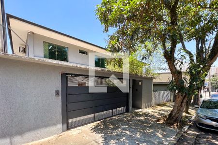 Casa à venda com 385m², 5 quartos e 3 vagasFachada