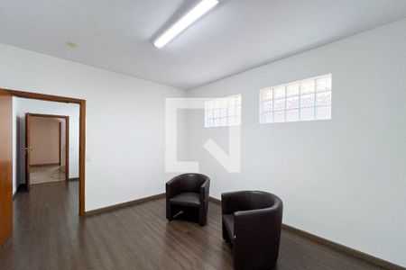 Casa à venda com 385m², 5 quartos e 3 vagasCorredor 