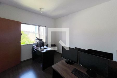 Casa à venda com 385m², 5 quartos e 3 vagasQuarto 3