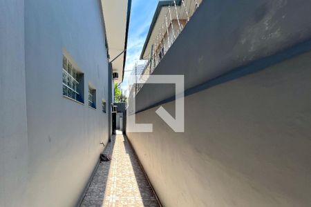 Casa à venda com 385m², 5 quartos e 3 vagasCorredor