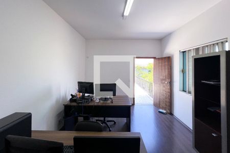 Casa à venda com 385m², 5 quartos e 3 vagasQuarto 4