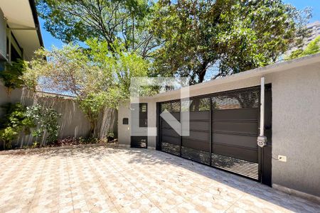 Casa à venda com 385m², 5 quartos e 3 vagasGaragem