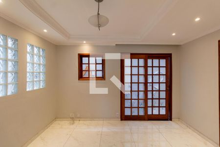 Sala de casa de condomínio à venda com 3 quartos, 139m² em Vila Araguaia, São Paulo