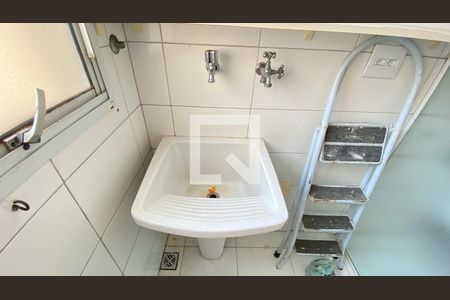 Apartamento à venda com 75m², 3 quartos e 1 vagaÁrea de Serviço