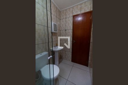 Banheiro de casa para alugar com 1 quarto, 25m² em Jardim Guarau, São Paulo