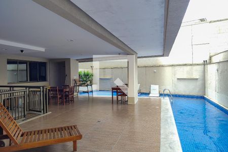 Apartamento à venda com 115m², 3 quartos e 1 vaga Apartamento à venda com 115m², 3 quartos e 1 vagaÁrea comum - Piscina