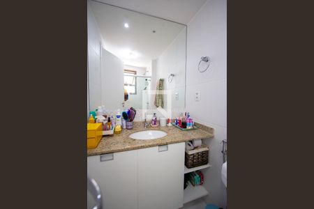 Apartamento à venda com 115m², 3 quartos e 1 vaga Apartamento à venda com 115m², 3 quartos e 1 vagaBanheiro da Suíte 1