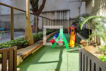 Apartamento à venda com 115m², 3 quartos e 1 vaga Apartamento à venda com 115m², 3 quartos e 1 vagaÁrea comum - Playground