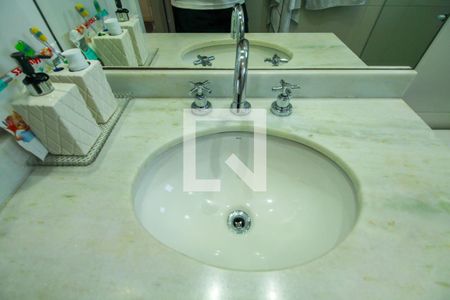 Apartamento à venda com 102m², 3 quartos e 2 vagasBanheiro 1