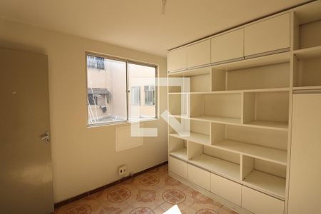 Quarto 2 de apartamento para alugar com 2 quartos, 85m² em Mangueira, São Gonçalo
