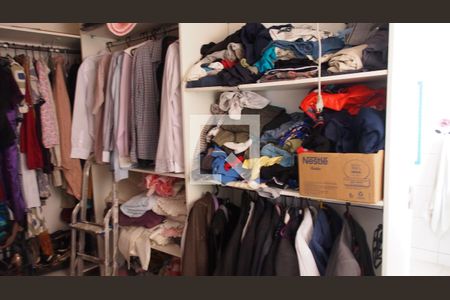 Casa à venda com 300m², 4 quartos e 1 vagaCloset