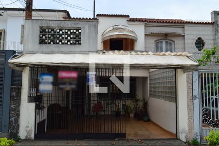 Casa à venda com 115m², 3 quartos e 1 vaga Casa à venda com 115m², 3 quartos e 1 vagaFachada
