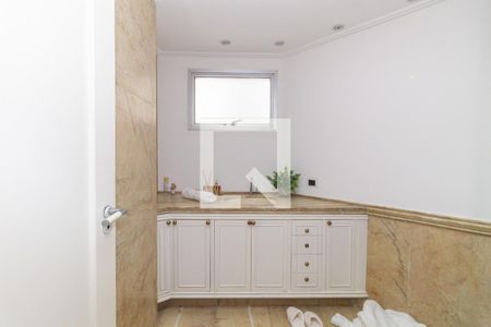 Apartamento à venda com 310m², 4 quartos e 3 vagasBanheiro da Suíte 2