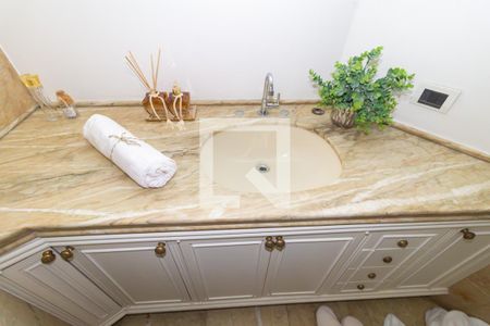 Apartamento à venda com 310m², 4 quartos e 3 vagasBanheiro da Suíte 2