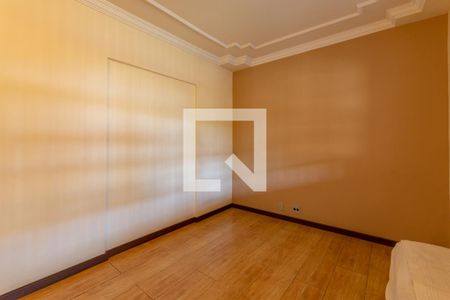 Sala de casa à venda com 3 quartos, 230m² em Santa Amelia, Belo Horizonte