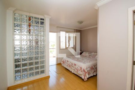 Casa à venda com 386m², 4 quartos e 4 vagasSuite 