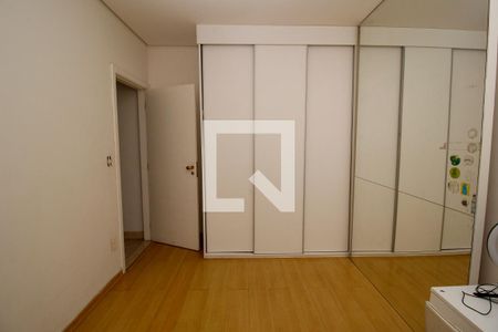 Casa à venda com 386m², 4 quartos e 4 vagasQuarto 1