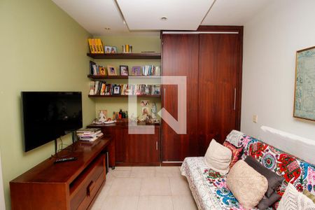 Casa à venda com 386m², 4 quartos e 4 vagasSala de TV