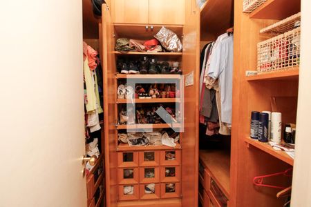 Casa à venda com 386m², 4 quartos e 4 vagasCloset do quarto