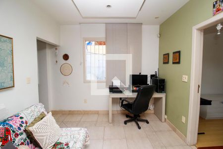 Casa à venda com 386m², 4 quartos e 4 vagasSala de TV