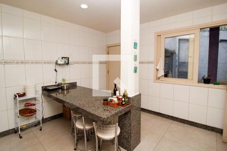 Casa à venda com 386m², 4 quartos e 4 vagasCozinha