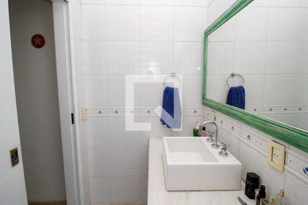 Casa à venda com 386m², 4 quartos e 4 vagasBanheiro Social