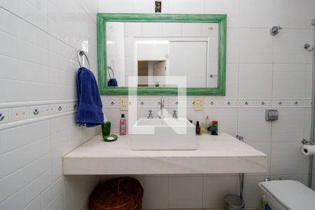 Casa à venda com 386m², 4 quartos e 4 vagasBanheiro Social