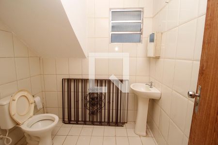 Casa à venda com 386m², 4 quartos e 4 vagasBanheiro da Suite Externa