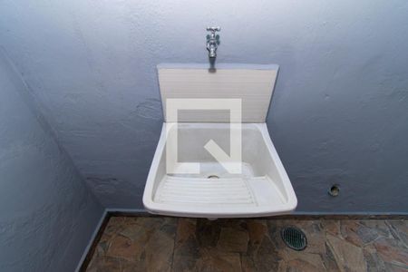 Casa para alugar com 67m², 2 quartos e 1 vagaÁrea de Serviço