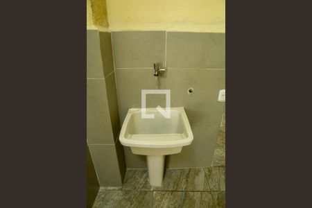 Casa para alugar com 80m², 2 quartos e 1 vaga Casa para alugar com 80m², 2 quartos e 1 vagaÁrea de Serviço