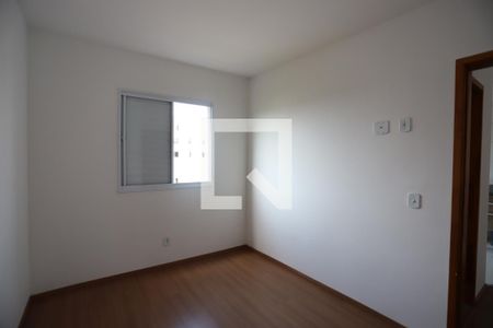 QUARTO 02 de apartamento para alugar com 2 quartos, 48m² em Jardim Casa Branca, Suzano